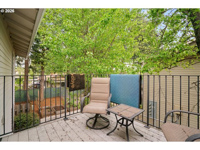 1546 Ne CLEVELAND Ave, Gresham, OR 97030