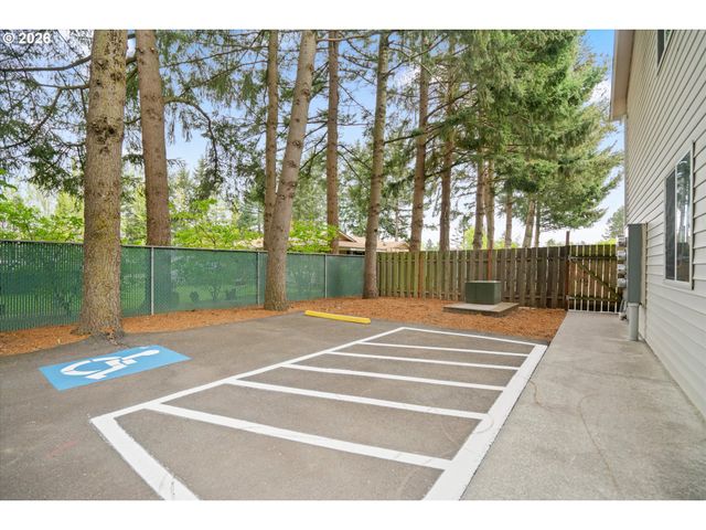 1546 Ne CLEVELAND Ave, Gresham, OR 97030