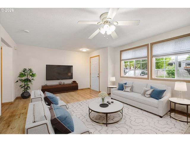 1546 Ne CLEVELAND Ave, Gresham, OR 97030
