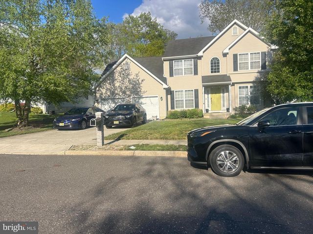 11 BRITT LEA DR, Sicklerville, NJ 08081