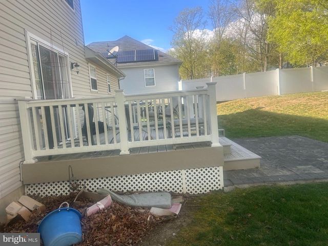 11 BRITT LEA DR, Sicklerville, NJ 08081