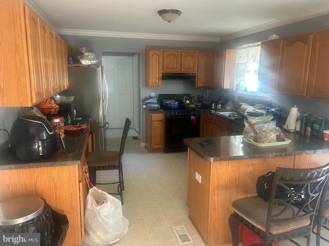 11 BRITT LEA DR, Sicklerville, NJ 08081