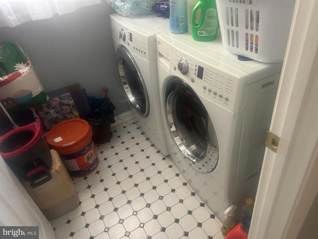 11 BRITT LEA DR, Sicklerville, NJ 08081