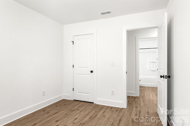 512 Carolyn Lane, Charlotte, NC 28213