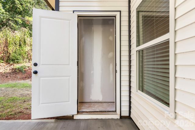512 Carolyn Lane, Charlotte, NC 28213