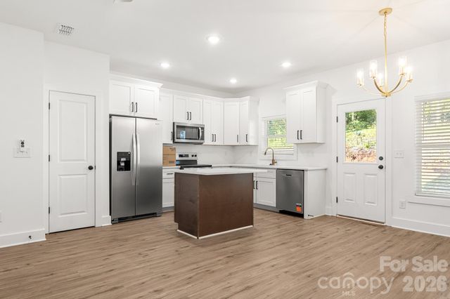 512 Carolyn Lane, Charlotte, NC 28213