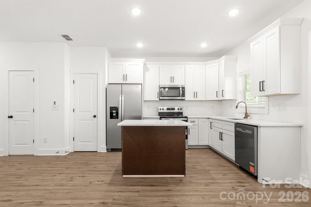 512 Carolyn Lane, Charlotte, NC 28213