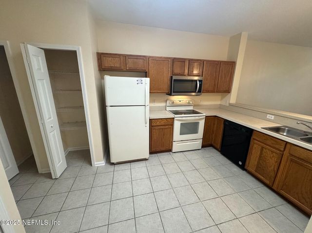 396 SOUTHERN BRANCH Lane, Jacksonville, FL 32259