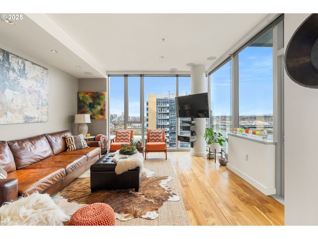 841 S GAINES St 1804, Portland, OR 97239