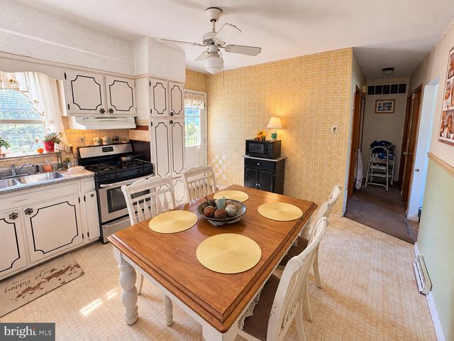 79 RAILROAD AVE, Waretown, NJ 08758