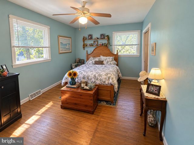 79 RAILROAD AVE, Waretown, NJ 08758