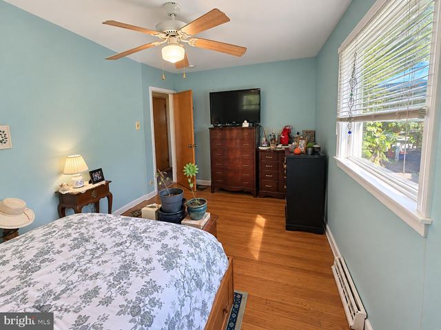 79 RAILROAD AVE, Waretown, NJ 08758