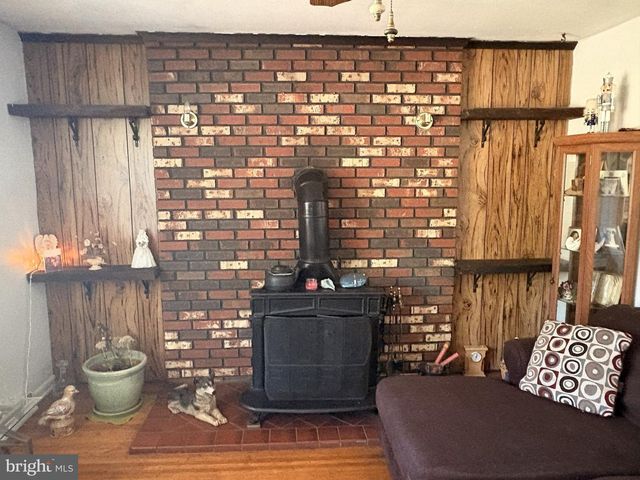 79 RAILROAD AVE, Waretown, NJ 08758
