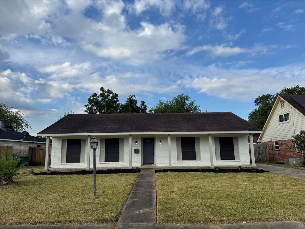 11010 Sageburrow Drive, Houston, TX 77089