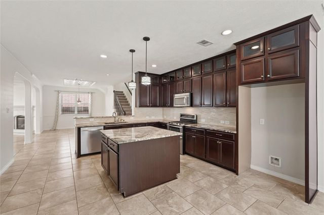 4522 Millstone Canyon Ln, Sugar Land, TX 77479