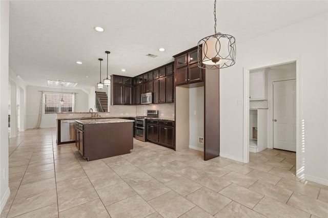 4522 Millstone Canyon Ln, Sugar Land, TX 77479