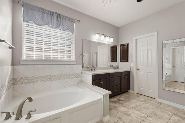 4522 Millstone Canyon Ln, Sugar Land, TX 77479