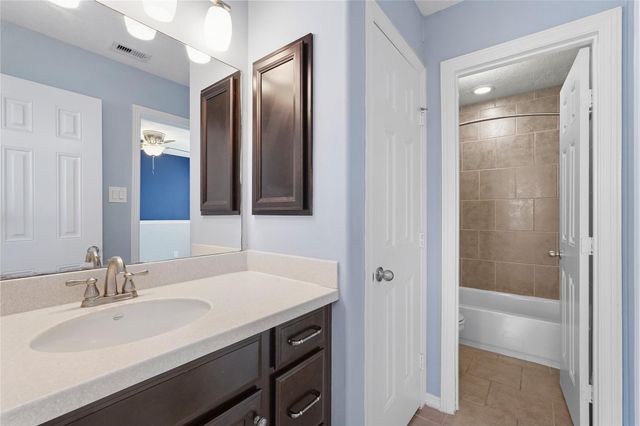 4522 Millstone Canyon Ln, Sugar Land, TX 77479