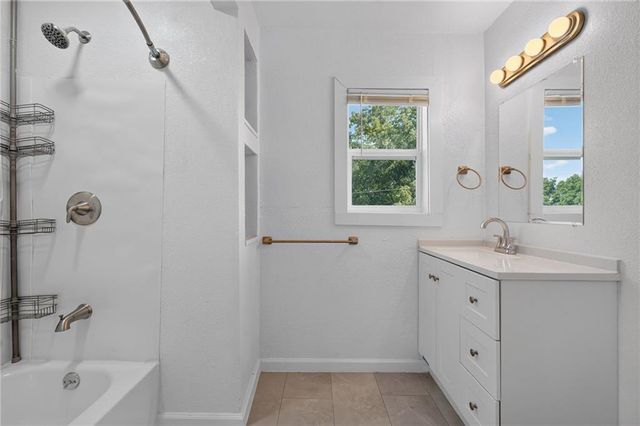5701 Bales Avenue, Kansas City, MO 64130