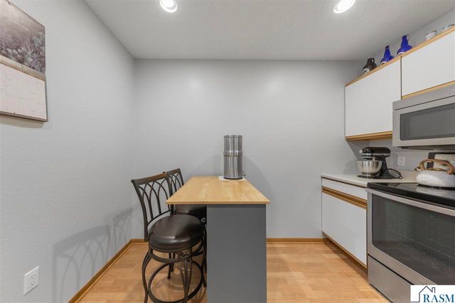 104 NE Morningside Drive, Hutchinson, MN 55350