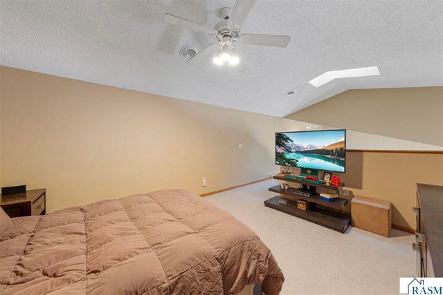 104 NE Morningside Drive, Hutchinson, MN 55350