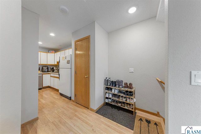 104 NE Morningside Drive, Hutchinson, MN 55350