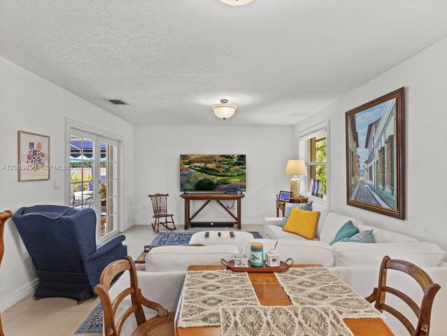 11482 SW 28th Ter, Miami, FL 33165