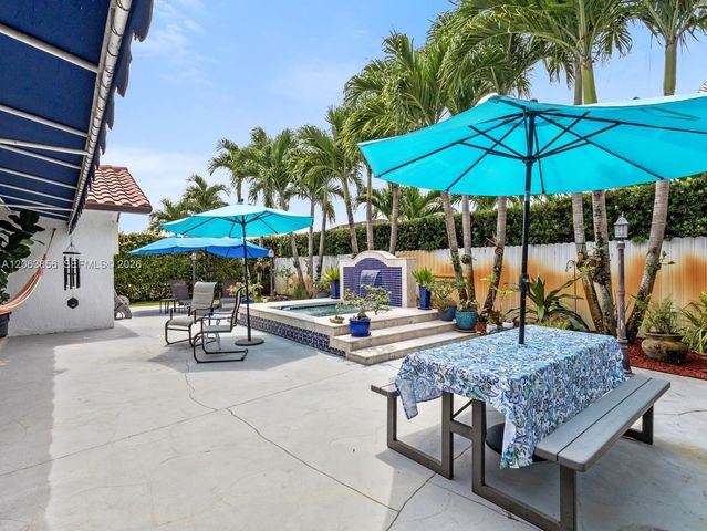11482 SW 28th Ter, Miami, FL 33165