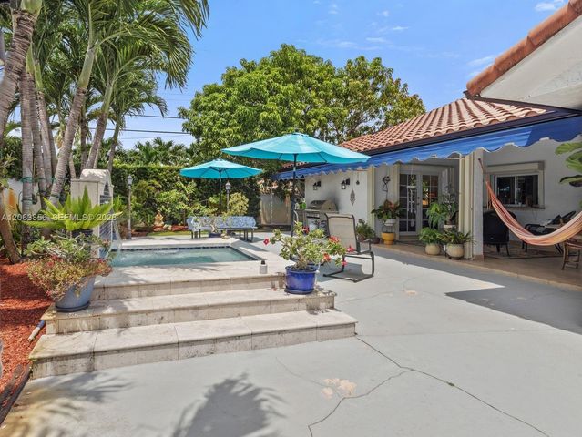 11482 SW 28th Ter, Miami, FL 33165