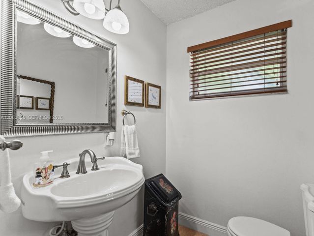 11482 SW 28th Ter, Miami, FL 33165