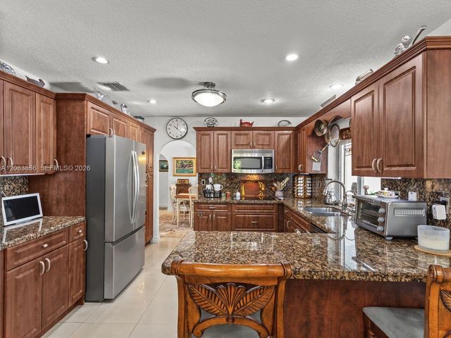 11482 SW 28th Ter, Miami, FL 33165
