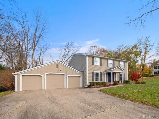 749 Kensington Lane, Bloomfield Hills, MI 48304