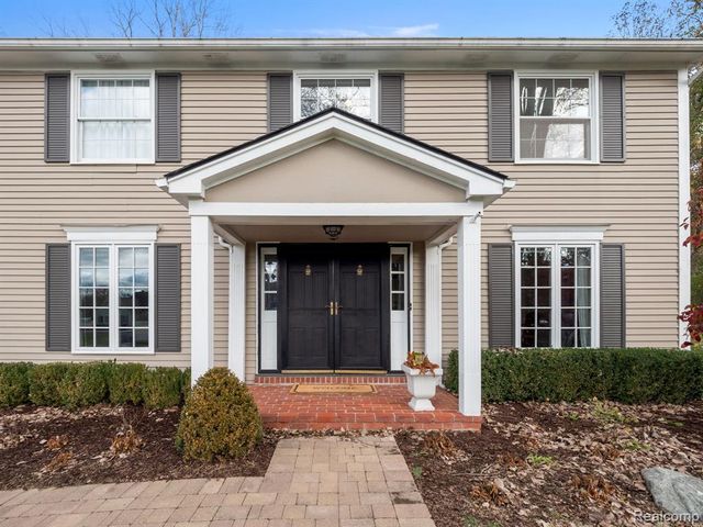 749 Kensington Lane, Bloomfield Hills, MI 48304