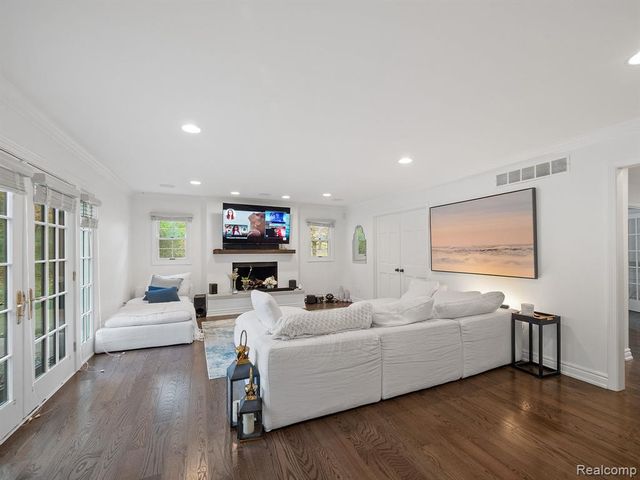 749 Kensington Lane, Bloomfield Hills, MI 48304