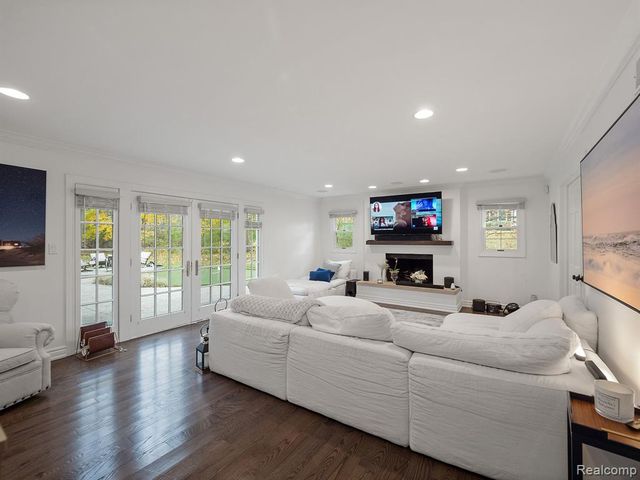 749 Kensington Lane, Bloomfield Hills, MI 48304
