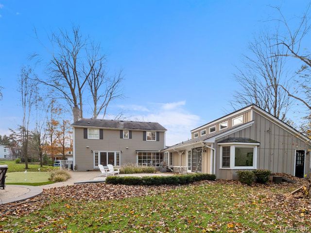 749 Kensington Lane, Bloomfield Hills, MI 48304