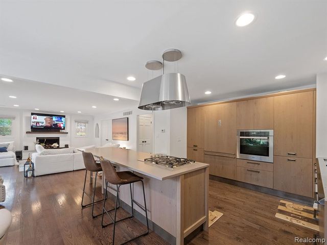 749 Kensington Lane, Bloomfield Hills, MI 48304