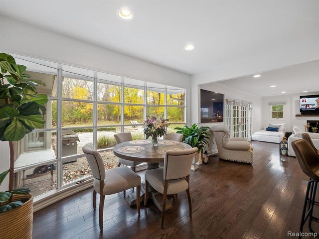 749 Kensington Lane, Bloomfield Hills, MI 48304
