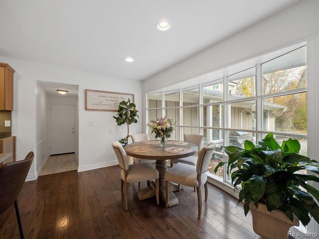 749 Kensington Lane, Bloomfield Hills, MI 48304