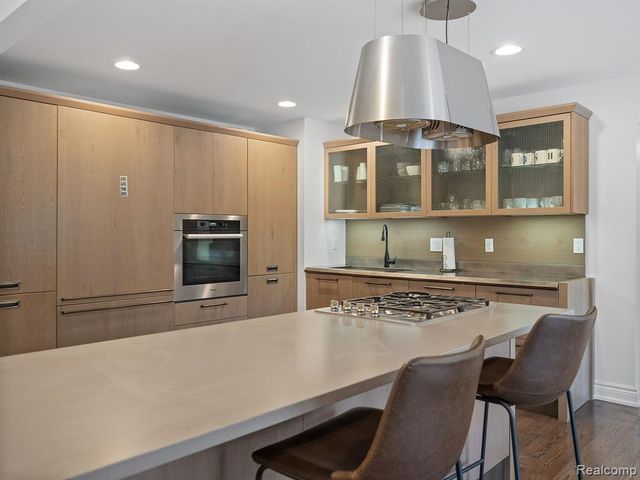 749 Kensington Lane, Bloomfield Hills, MI 48304