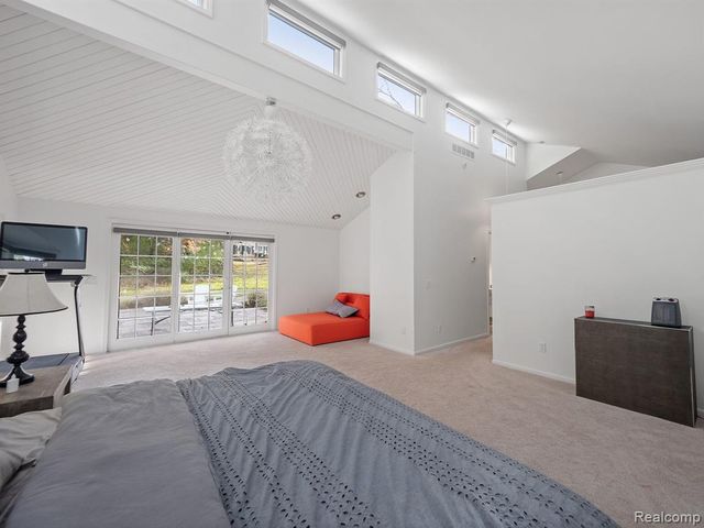 749 Kensington Lane, Bloomfield Hills, MI 48304