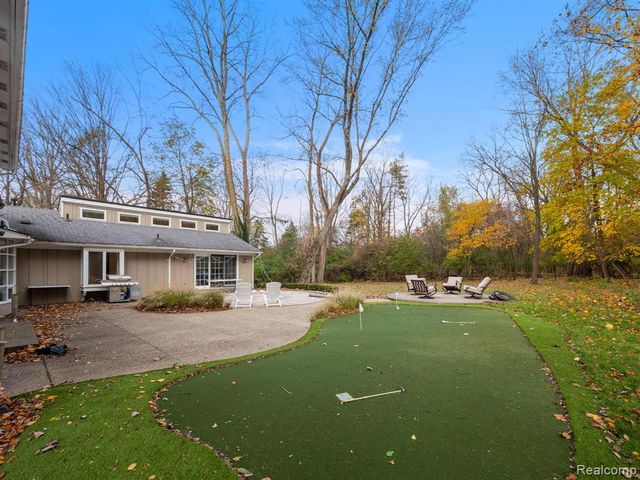 749 Kensington Lane, Bloomfield Hills, MI 48304