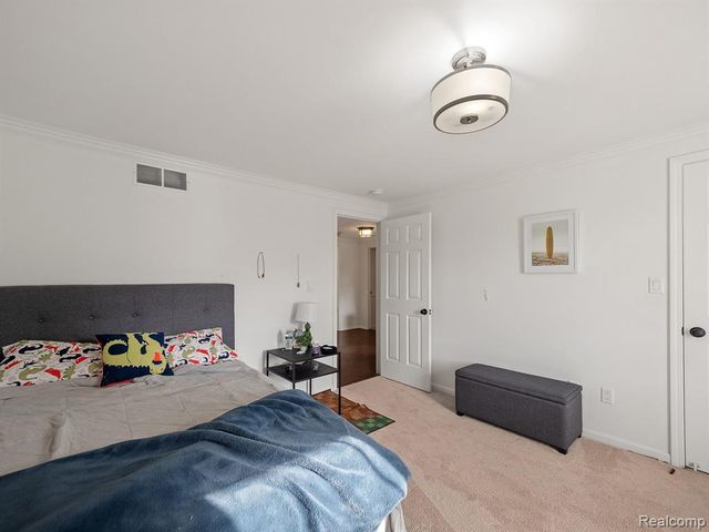 749 Kensington Lane, Bloomfield Hills, MI 48304