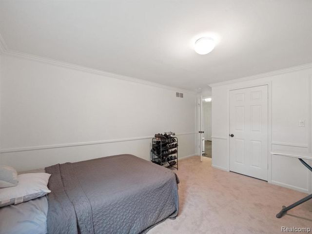 749 Kensington Lane, Bloomfield Hills, MI 48304