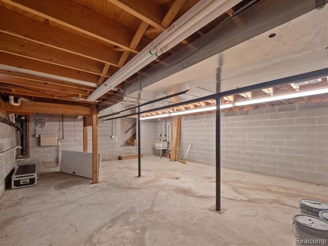 749 Kensington Lane, Bloomfield Hills, MI 48304