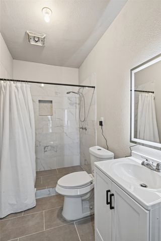 223 W 8th Street, Dallas, TX 75208
