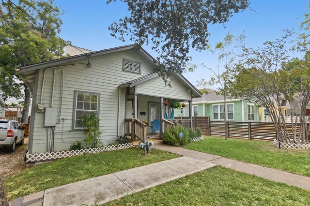 223 W 8th Street, Dallas, TX 75208