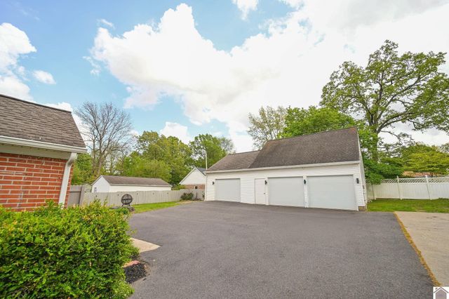 718 Backusburg Road, Mayfield, KY 42066