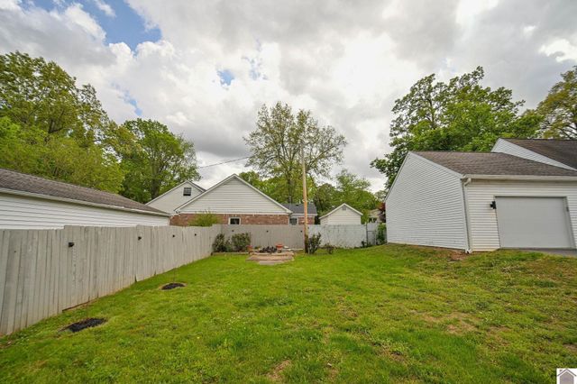 718 Backusburg Road, Mayfield, KY 42066
