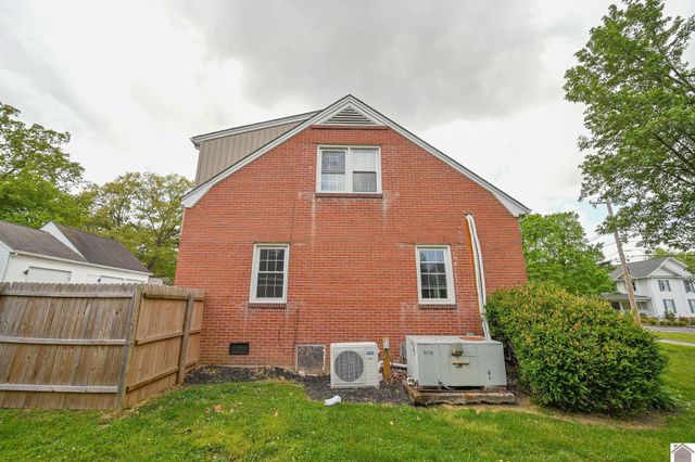718 Backusburg Road, Mayfield, KY 42066